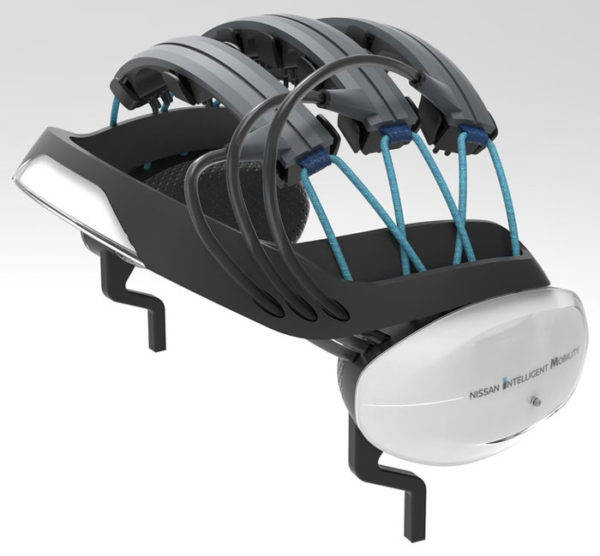 日産　Brain to Vehicle（B2V）技術のヘッドセット