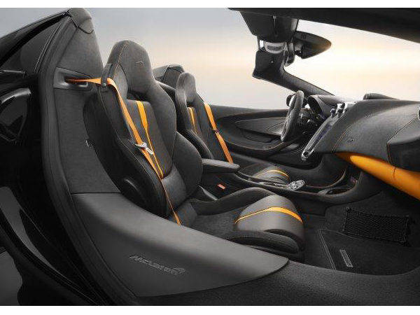 マクラーレン　570Sスパイダー　デザインエディション　シート　インテリア
