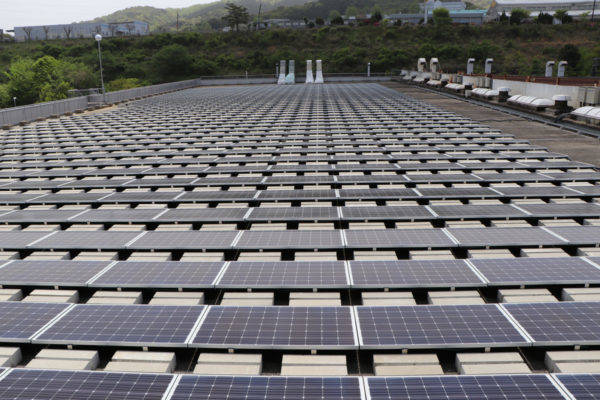 日本ベネックス　住友商事　日産　みらいの工場プロジェクト　屋上太陽光発電システム