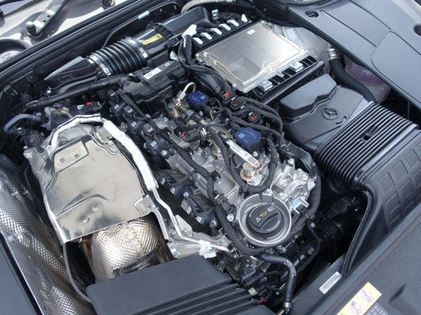メルセデス・ベンツ　S450　エンジンルーム