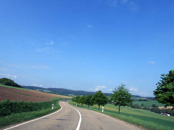 クルマと過ごす日々 vol.26　ドイツの道路　100km.h制限