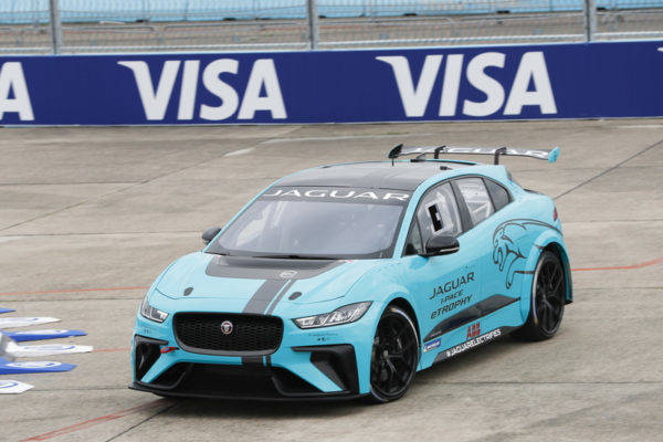 ジャガー I-PACE eTROPHY　レースカー　フロントスタイル