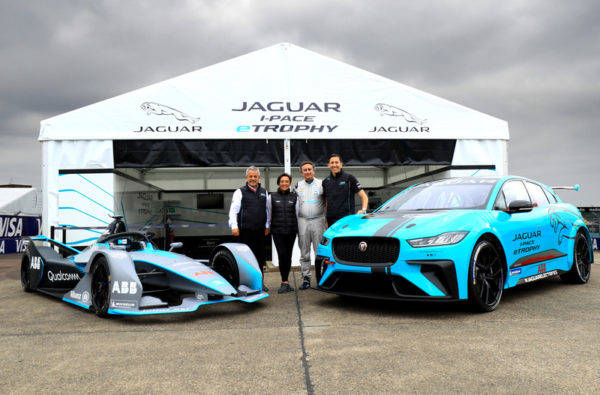 ジャガー I-PACE eTROPHY　レースカー　フォーミュラEマシン