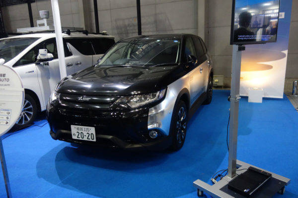 人とくるまのテクノロジー展2018横浜　三菱自動車　自動運転実験車　アウトランダー