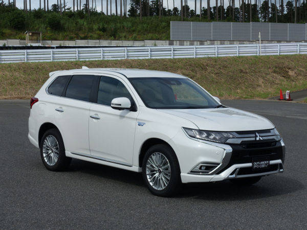 三菱　アウトランダーPHEV　2019年モデル　試乗　フロントスタイル