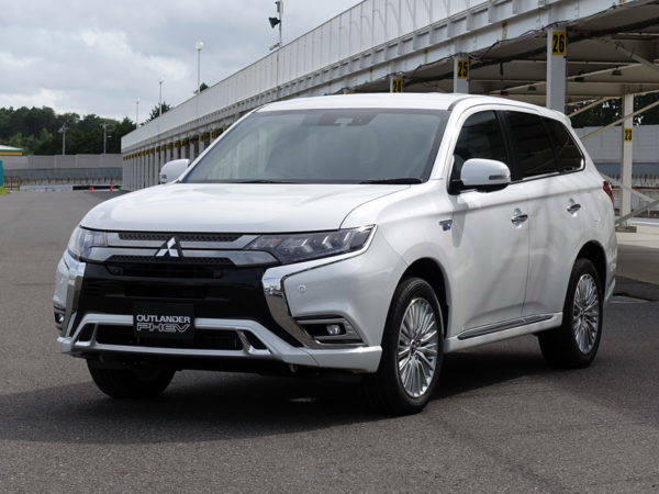 三菱　アウトランダーPHEV　2019年モデル　試乗