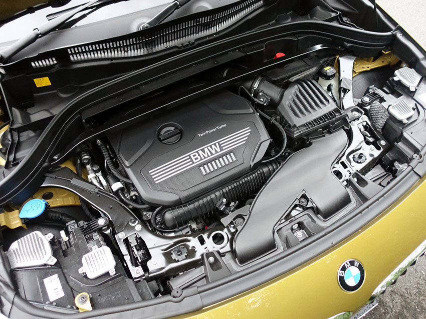 BMW X2　試乗　エンジンルーム　2.0Lターボエンジン