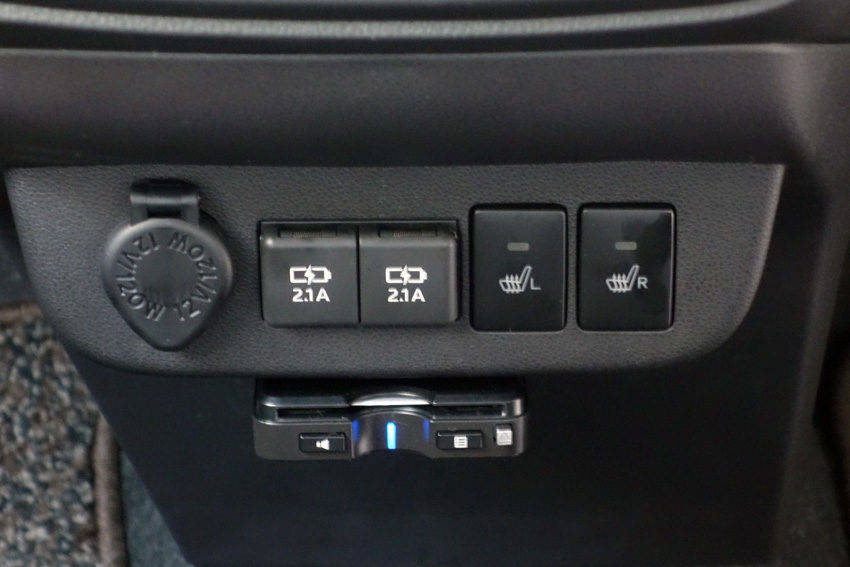 ダイハツ　ミラトコット　試乗　G"SAⅢ”　シートヒーター　USBコンセント　電源口　ETCカード挿入口
