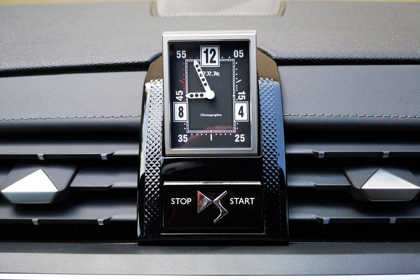 DS7クロスバック　グランシック　ベルナール・リシャール・マニファクチャラー　アナログ時計
