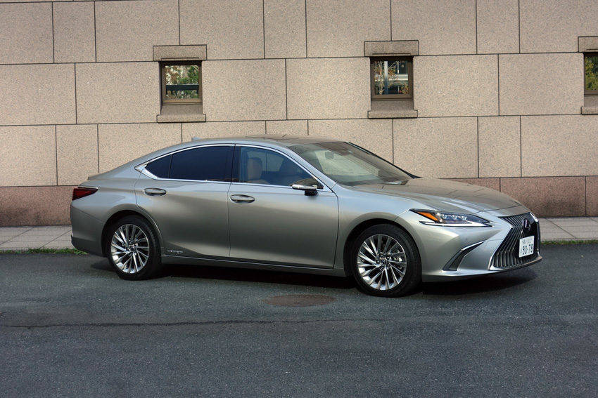 LEXUS ES