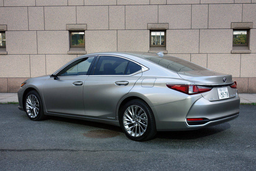 LEXUS ES