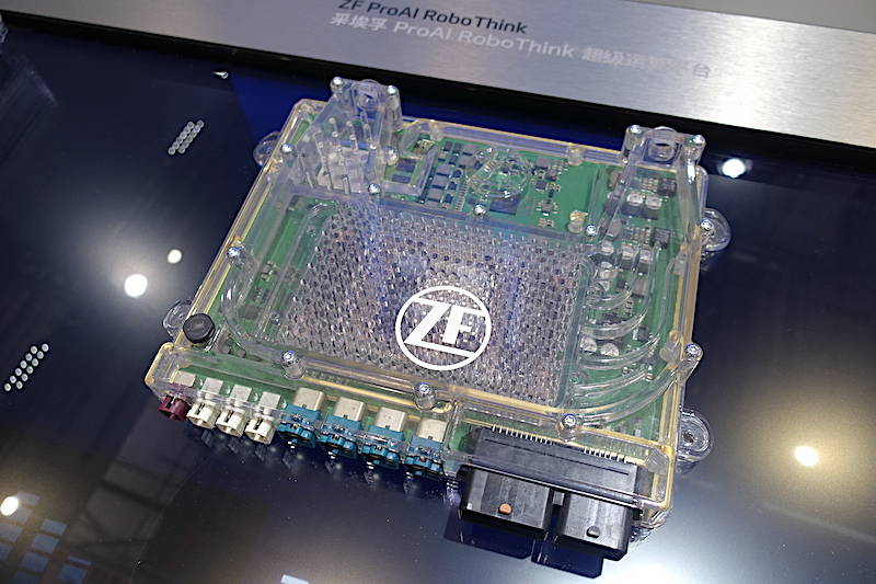 2019年CESで公開した最新のスーパーコンピューター「ZF ProAI Robo Think」