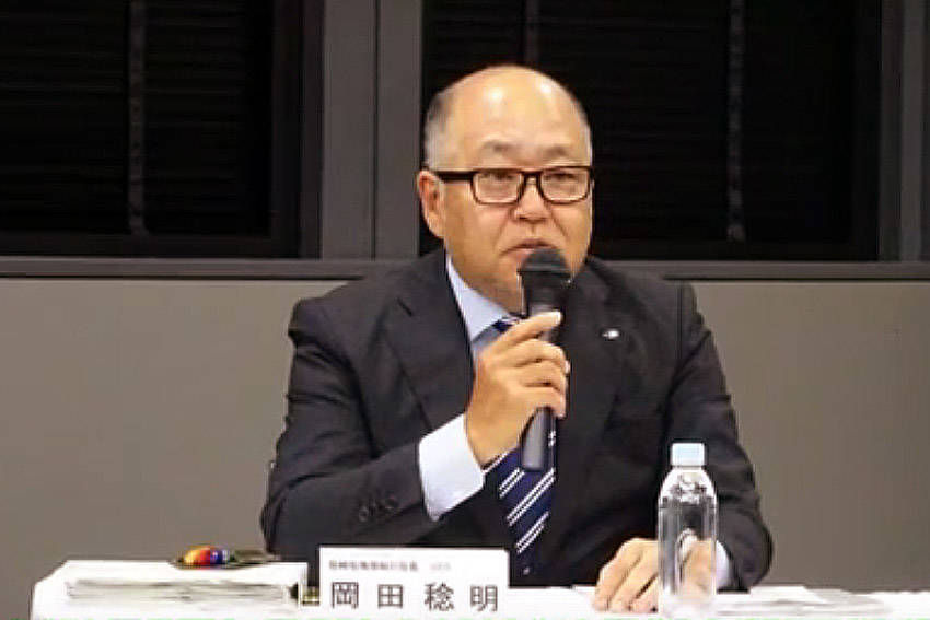 決算を発表するスバルの取締役専務執行役員・岡田稔明CFO
