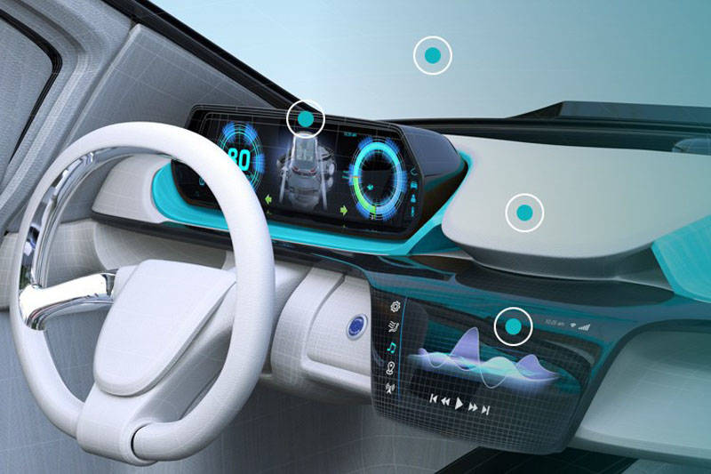 近未来の車内インターフェース「対話型アシスタント」