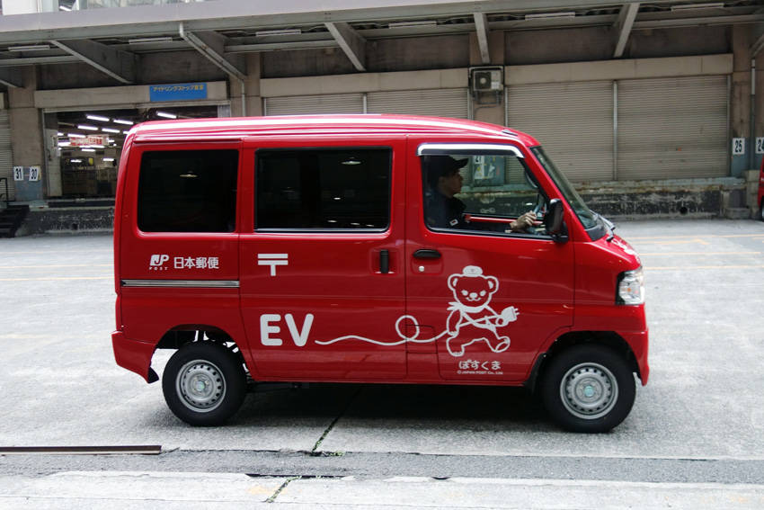 日本郵便に三菱の軽・電気自動車「ミニキャブ ミーブ バン」を1200台納入