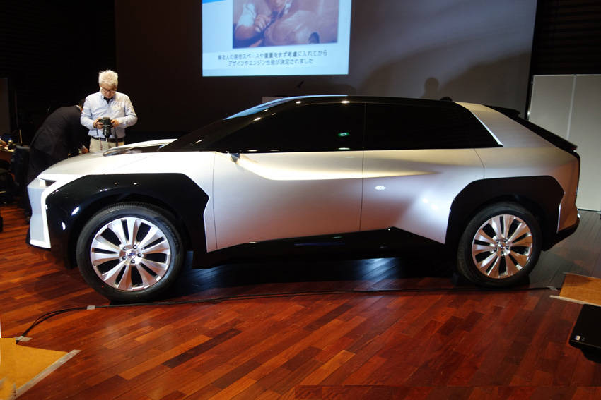 開発中の電気自動車SUVは、力強さや塊感を表現したデザインを検討中