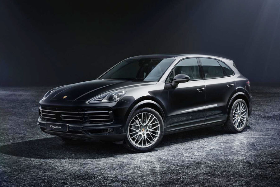 ポルシェ サテンプラチナカラーの特別仕様 カイエン プラチナエディション オートプルーブ Auto Prove