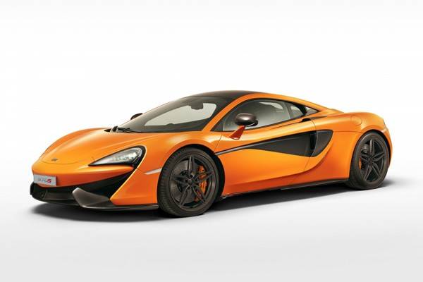 2015年のニューヨークオートショーで正式発表された570S。日本では2015年6月に初お披露目