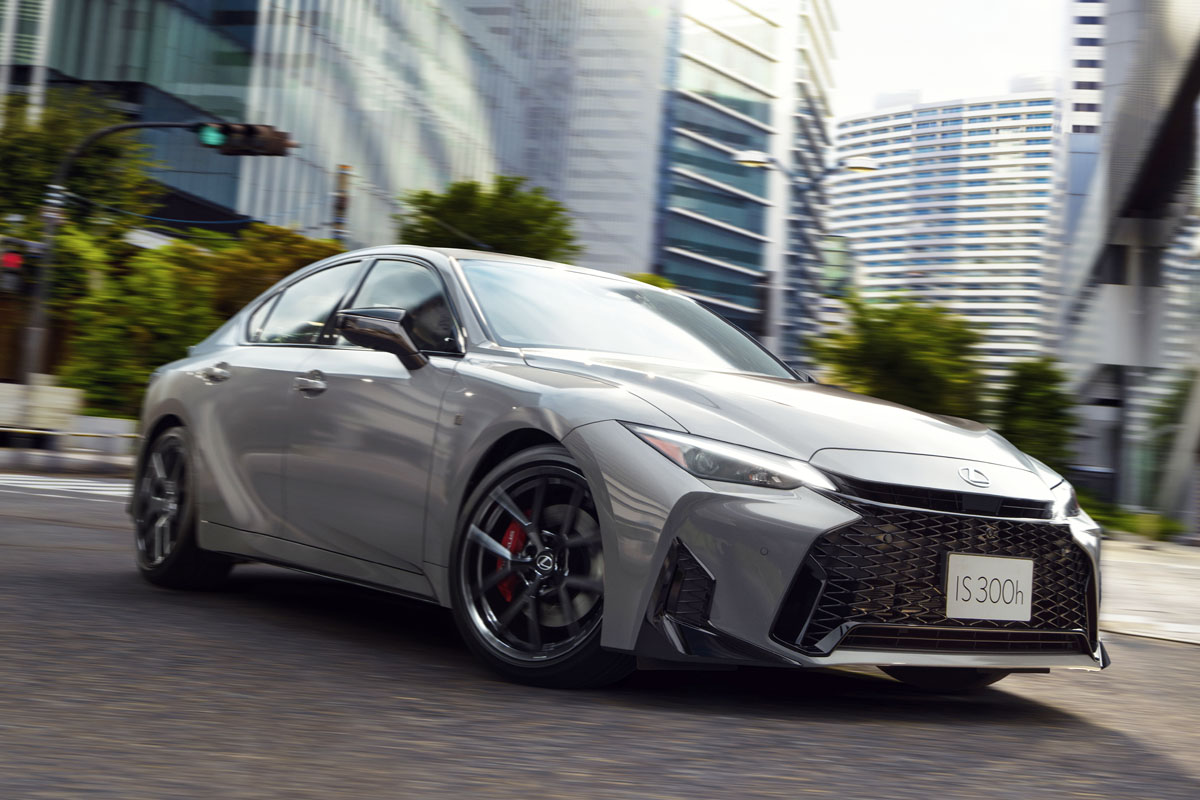 クルマと対話できる「気持ちいい走り」レクサスIS 9月の発表から満を持して発売