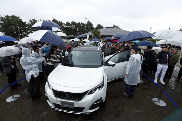 PEUGEOT LION MEETING 2016で日本初公開