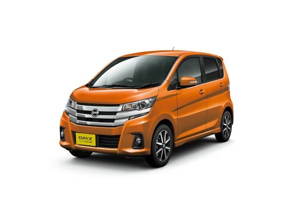 日産・デイズ。カラーは新色のプレミアムサンシャインオレンジ