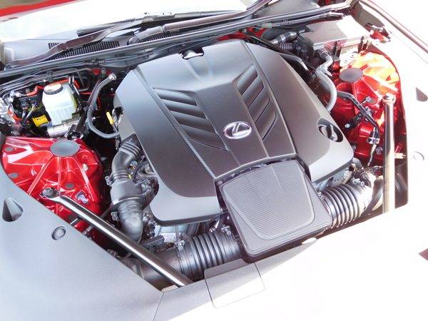 V8　5.0Lのエンジン