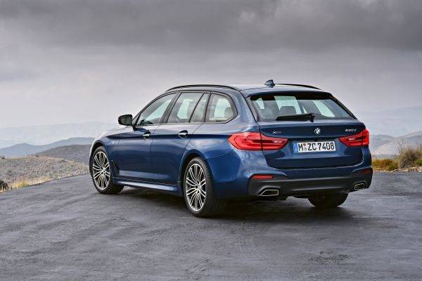 新型BMW5シリーズツーリング