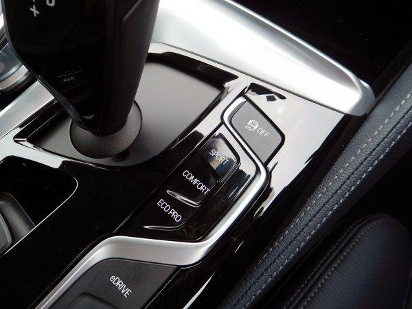 BMW　530e　セレクター　モード切り替えスイッチ　eDRIVE