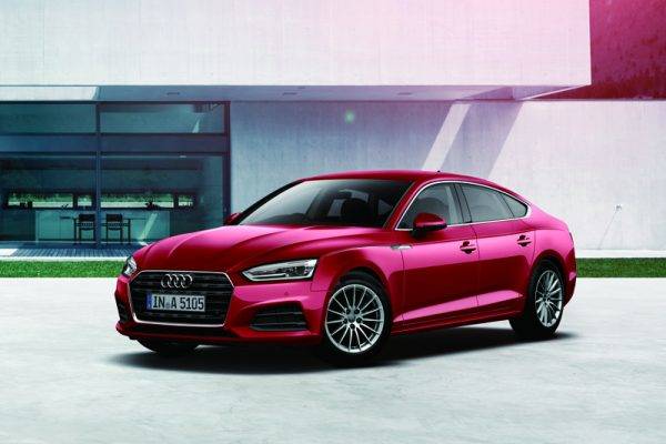 アウディ　A5スポーツバック　FFモデル　2.0TFSI フロントイメージ