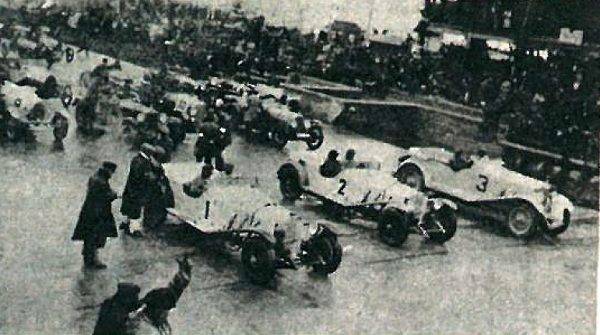 ニュルブルクリンク　1927年　オープニングレース　スタート直前の風景