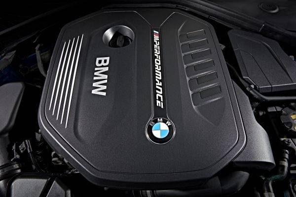 BMW　1シリーズ　マイナーチェンジ　M140i　エンジン