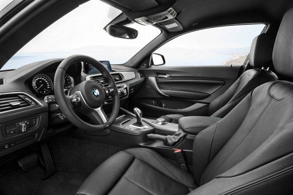 BMW　2シリーズをマイナーチェンジ　インテリア