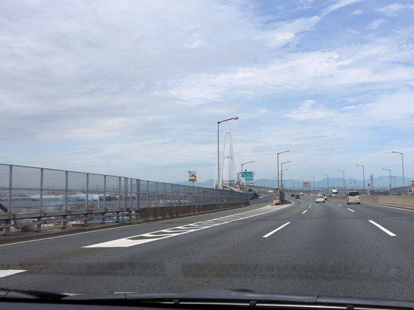 トヨタ　アクア　クロスオーバー　試乗　高速道路走行風景