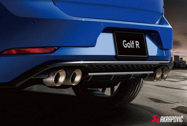 Golf R Performance　アクラポビッチ製チタンマフラー