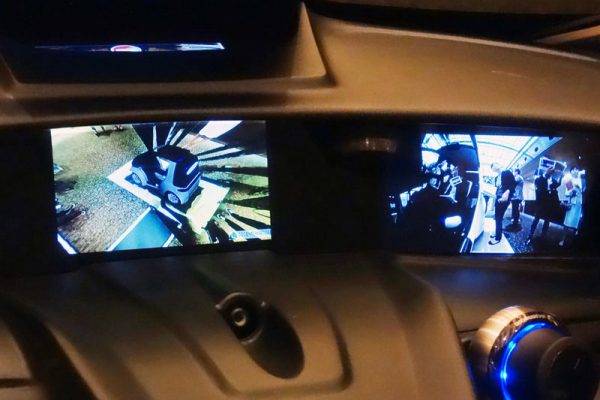 ルネサス　センサーフュージョンによる自動運転走行のデモ画面　360°ビュー